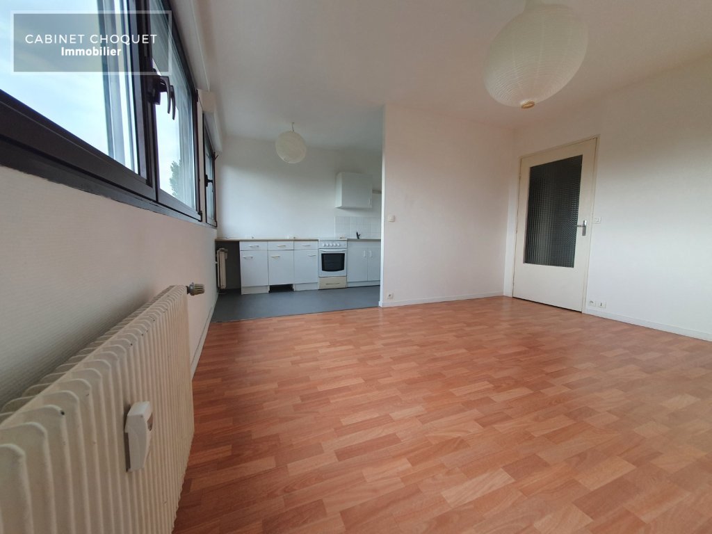 LILLE - ENTRE VAUBAN & CHR  - PROX RUE D ISLY - METRO CORMONTAIGNE - PROX. GRANDS AXES - F2 AVEC PARKING & CAVE - Disponible à partir du 1er juillet