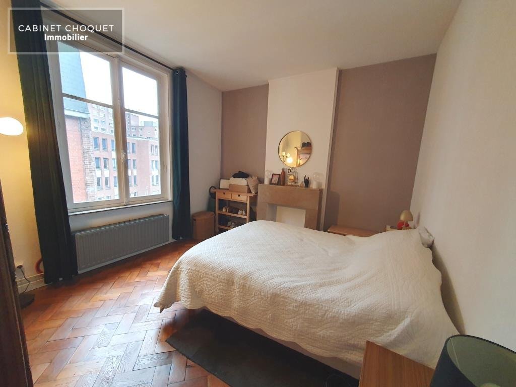 LILLE - PLEIN CENTRE - ENTRE BEAUX-ARTS & GARE LILLE FLANDRE - PROX RUE DU MOLINEL - METROS - F2 AVEC BALCON ET CAVE - Disponible de suite