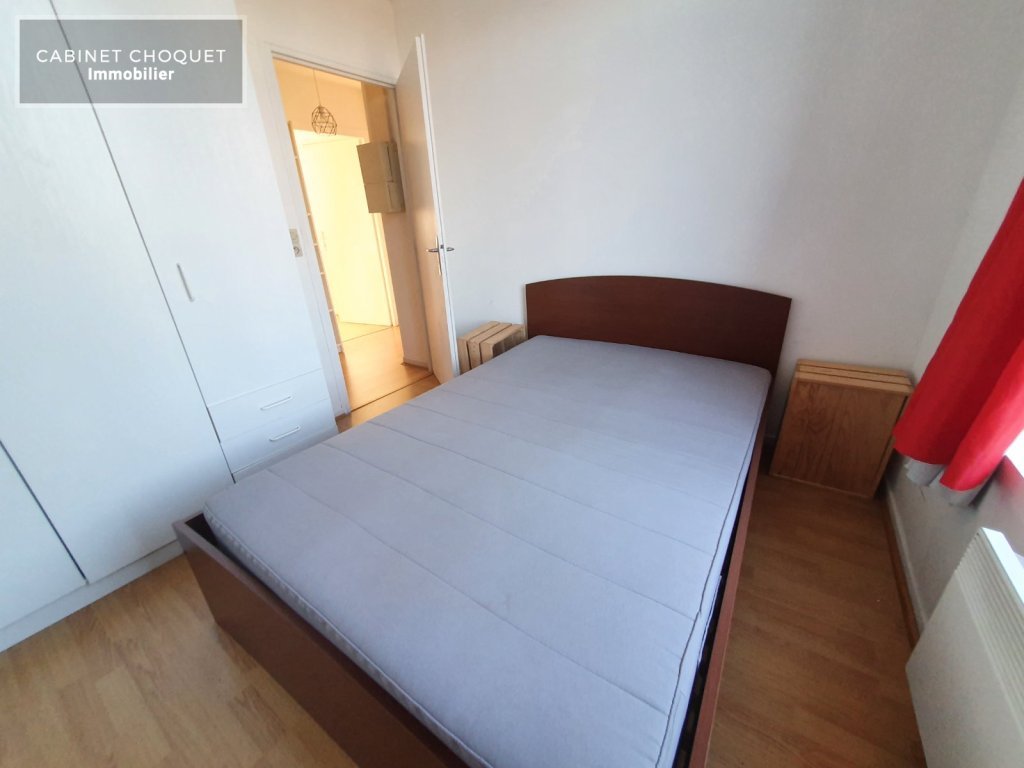 LILLE - PROX GARE LILLE EUROPE - EURALILLE - COMMERCES - METROS SAINT MAURICE & CAULIER - F2 EQUIPE AVEC CAVE - Disponible de suite