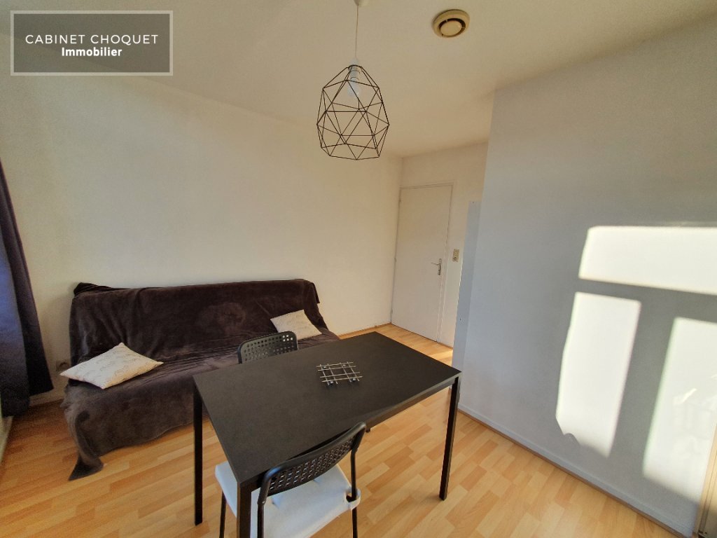 LILLE - PROX GARE LILLE EUROPE - EURALILLE - COMMERCES - METROS SAINT MAURICE & CAULIER - F2 EQUIPE AVEC CAVE - Disponible de suite