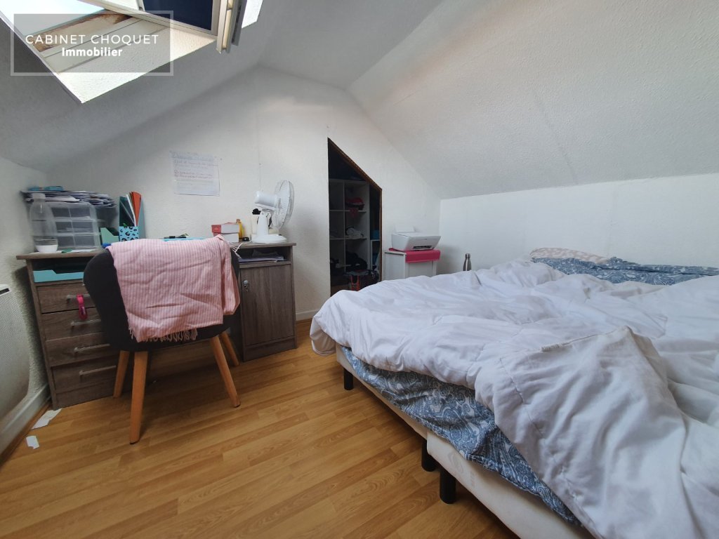 LILLE - SAINT MICHEL - LISIERE CENTRE - COMMERCES - PROX RUE SOLFERINO & PLACE PHILIPPE LEBON - F2 DUPLEX - Disponible de suite