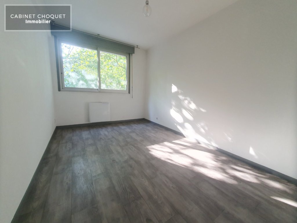 LILLE - BD VAUBAN - LA CATHO - GRANDES ECOLES - PROX RUE DU PORT - METRO GAMBETTA - COMMERCES - GRAND F2 AVEC PARKING - Disponible de suite