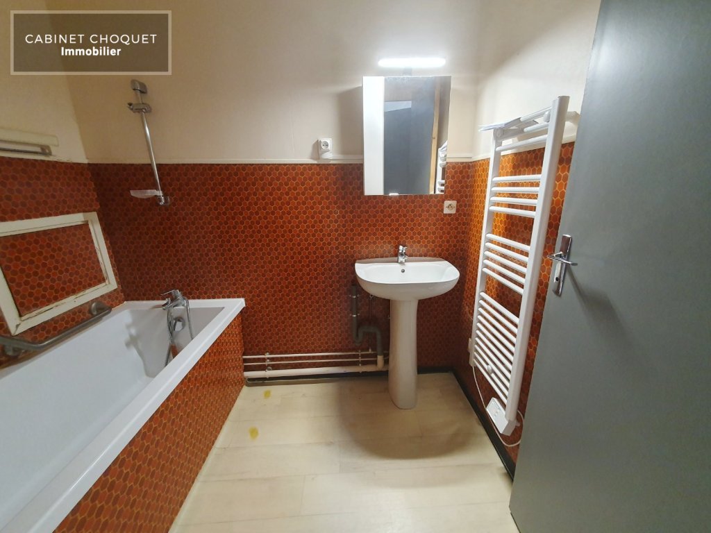 LILLE - BD VAUBAN - LA CATHO - GRANDES ECOLES - PROX RUE DU PORT - METRO GAMBETTA - COMMERCES - GRAND F2 AVEC PARKING - Disponible de suite