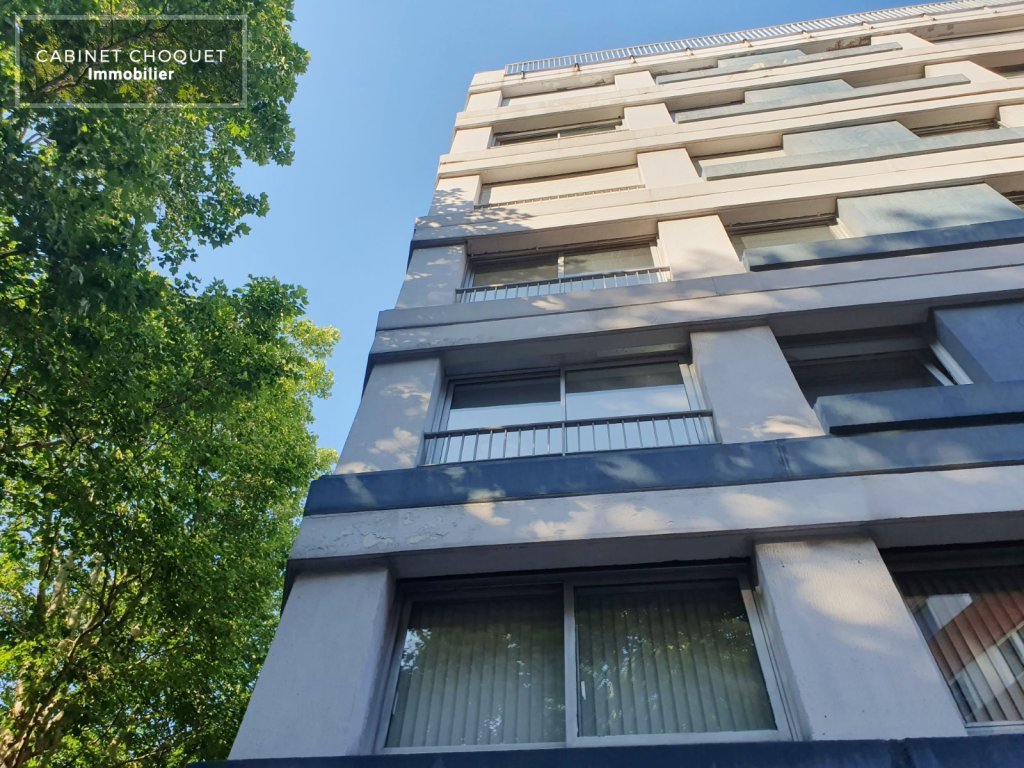 LILLE - BD VAUBAN - LA CATHO - GRANDES ECOLES - PROX RUE DU PORT - METRO GAMBETTA - COMMERCES - GRAND F2 AVEC PARKING - Disponible de suite