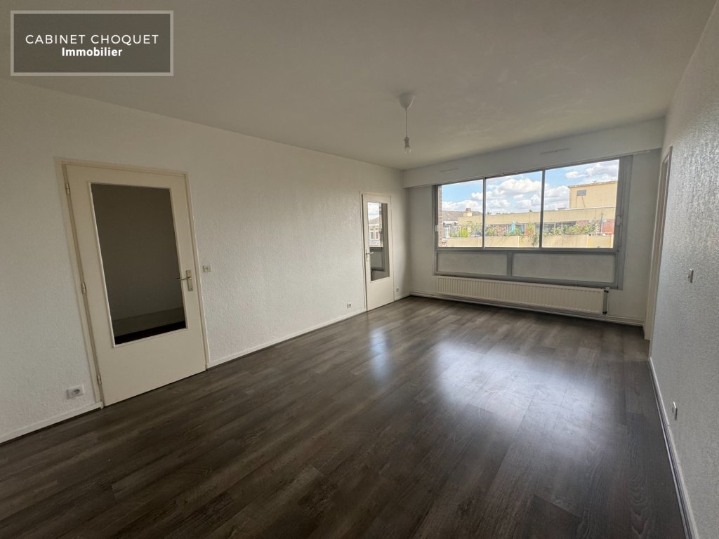 LILLE - VAUBAN - NATIONALE - LA CATHO - METRO CORMONTAIGNE - F2 AVEC PARKING ET CAVE - Disponible de suite