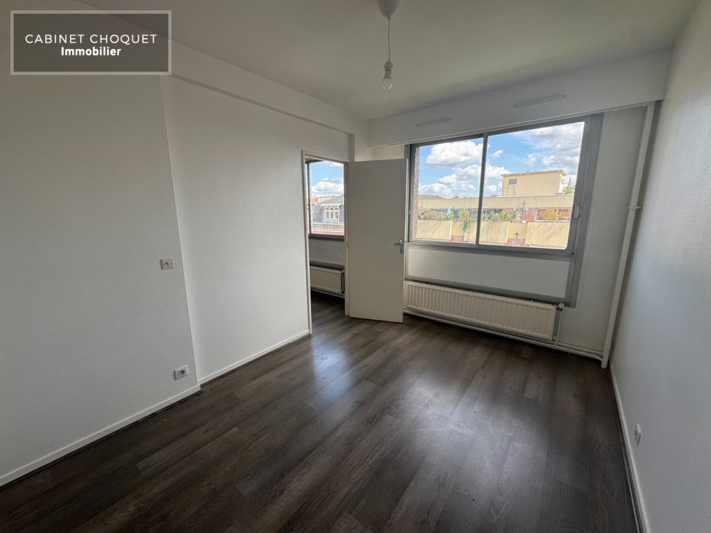 LILLE - VAUBAN - NATIONALE - LA CATHO - METRO CORMONTAIGNE - F2 AVEC PARKING ET CAVE - Disponible de suite