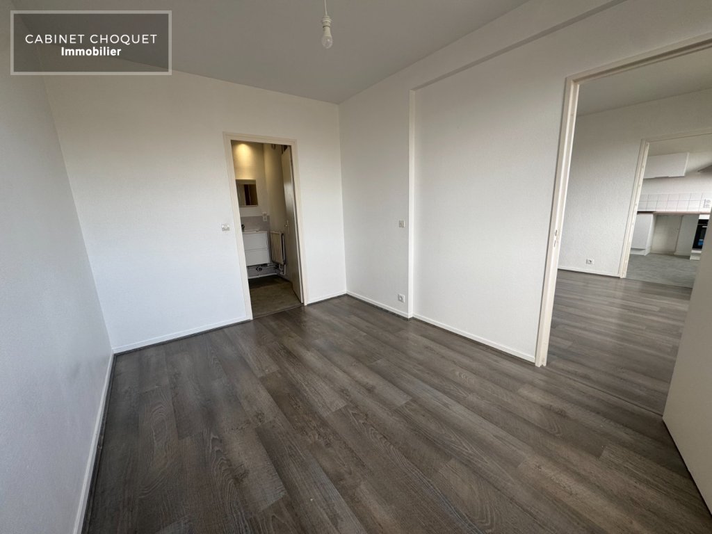 LILLE - VAUBAN - NATIONALE - LA CATHO - METRO CORMONTAIGNE - F2 AVEC PARKING ET CAVE - Disponible de suite
