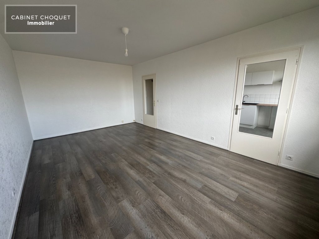 LILLE - VAUBAN - NATIONALE - LA CATHO - METRO CORMONTAIGNE - F2 AVEC PARKING ET CAVE - Disponible de suite