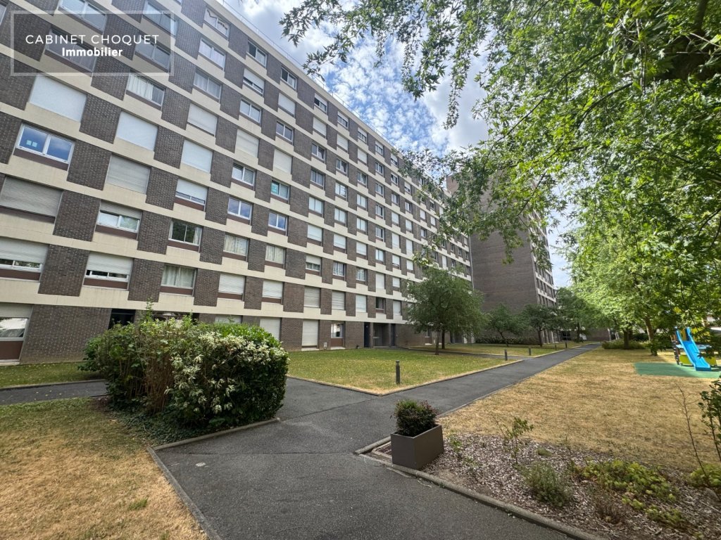 LILLE - VAUBAN - NATIONALE - LA CATHO - METRO CORMONTAIGNE - F2 AVEC PARKING ET CAVE - Disponible de suite