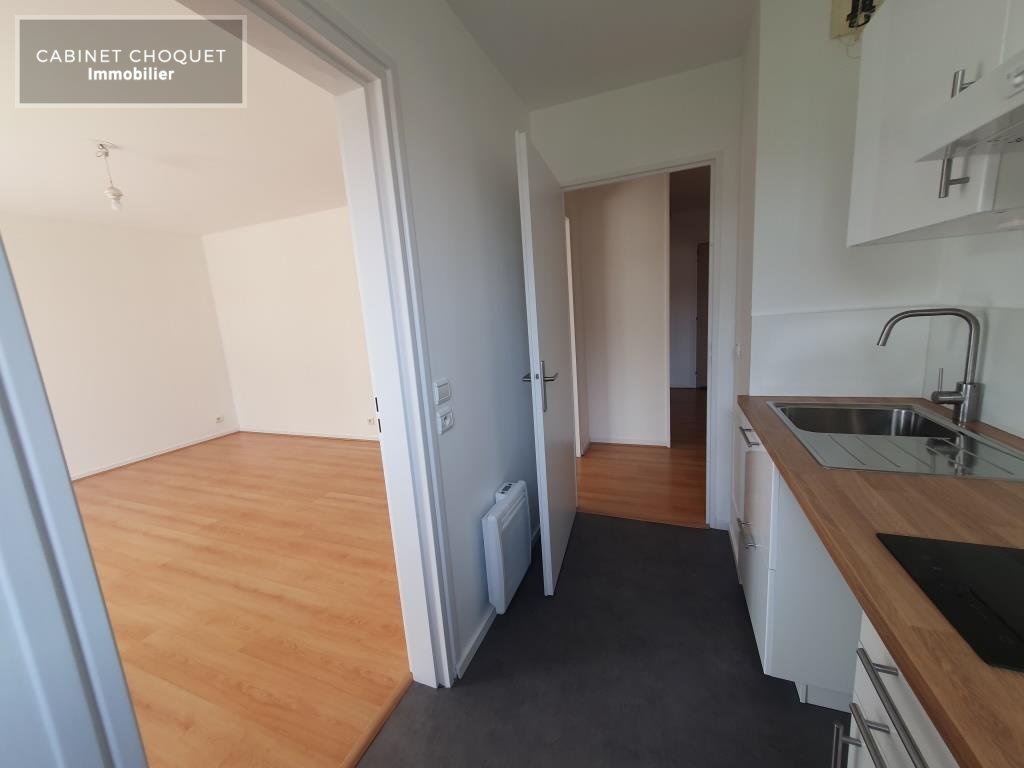 LAMBERSART - PROX. STATION METRO LOMME-LAMBERSART - AVENUE DE DUNKERQUE - SECTEUR CALME ET COMMERCANT - Disponible à partir du 10 septembre