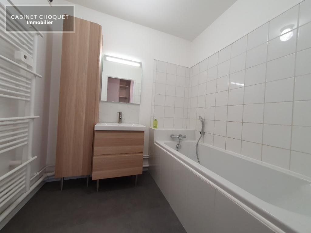 LAMBERSART - PROX. STATION METRO LOMME-LAMBERSART - AVENUE DE DUNKERQUE - SECTEUR CALME ET COMMERCANT - Disponible à partir du 10 septembre