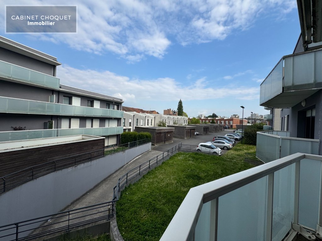 LOOS - PROX HAUBOURDIN - PROX RUE DU MAL FOCH - COMMERCES - FACILITE GRANDS AXES - F2 AVEC PARKING & BALCON - Disponible à partir du 30 juin