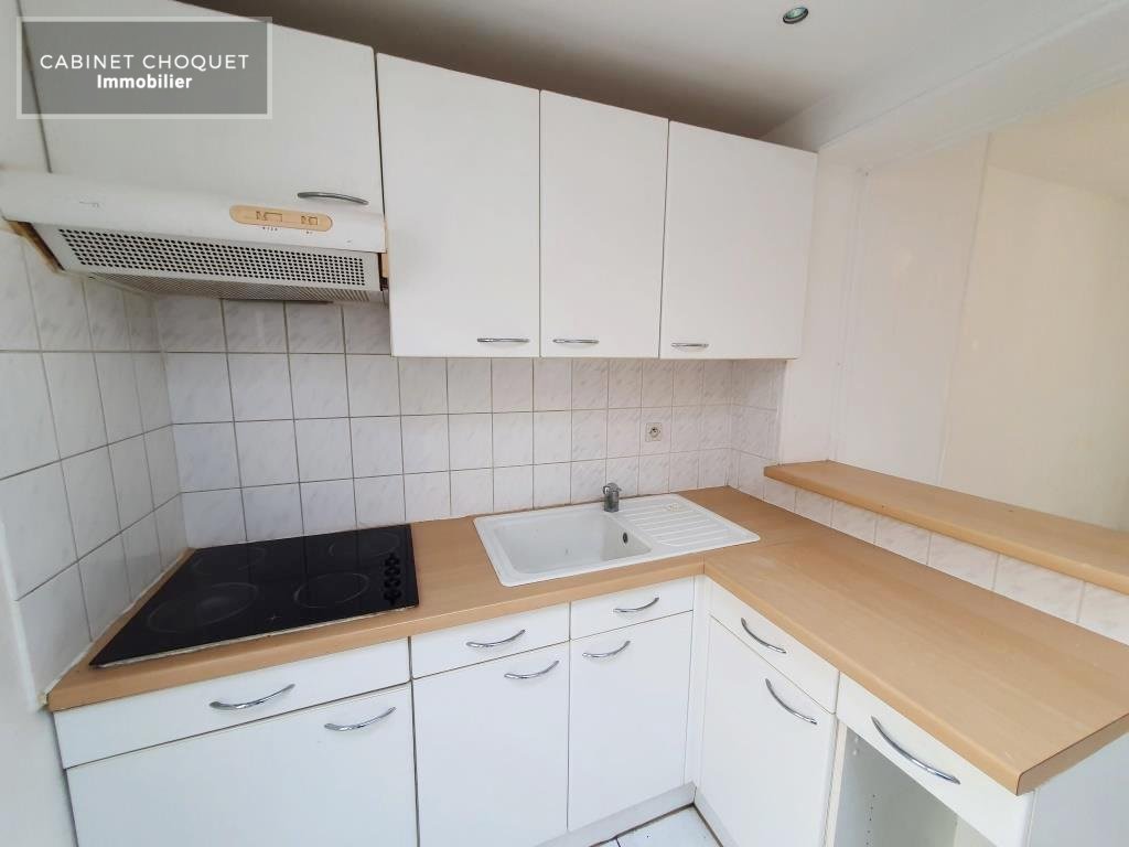 LILLE - CORMONTAIGNE - PROX RUE DE TURENNE - METRO PORT DE LILLE - FACILITES VOIES RAPIDES - COMMERCES - F2 AVEC COUR PRIVATIVE - Disponible de suite