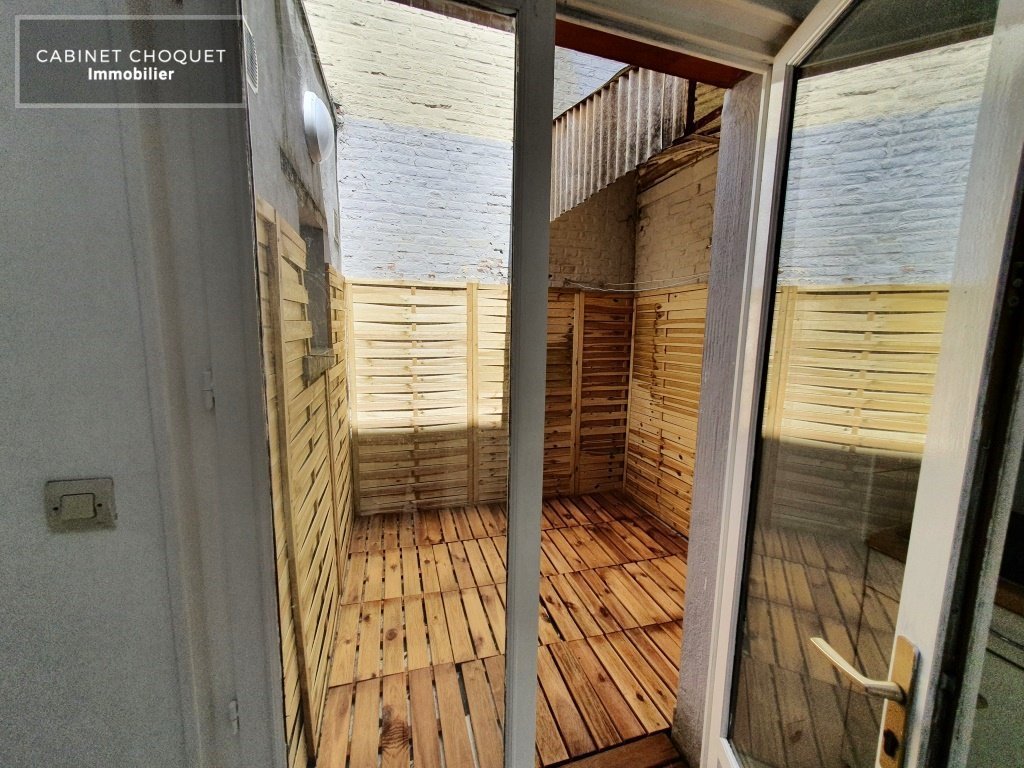 LILLE - CORMONTAIGNE - PROX RUE DE TURENNE - METRO PORT DE LILLE - FACILITES VOIES RAPIDES - COMMERCES - F2 AVEC COUR PRIVATIVE - Disponible de suite