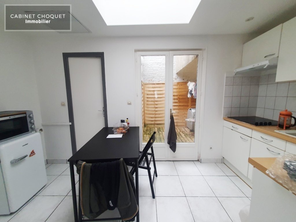 LILLE - CORMONTAIGNE - PROX RUE DE TURENNE - METRO PORT DE LILLE - FACILITES VOIES RAPIDES - COMMERCES - F2 AVEC COUR PRIVATIVE - Disponible de suite