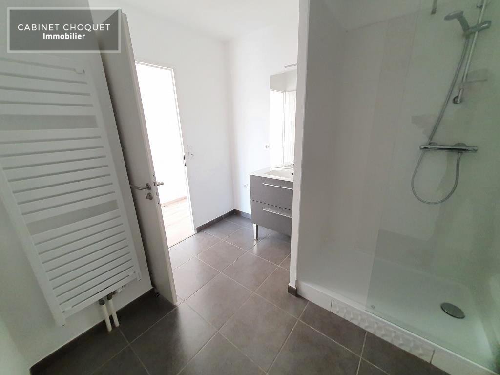 SAINT ANDRE - LIM. LAMBERSART & LA MADELEINE - PROX RUE DE LILLE - AUX PORTE DU VIEUX LILLE - F2 AVEC BALCON & PARKING - Disponible le 13 novembre