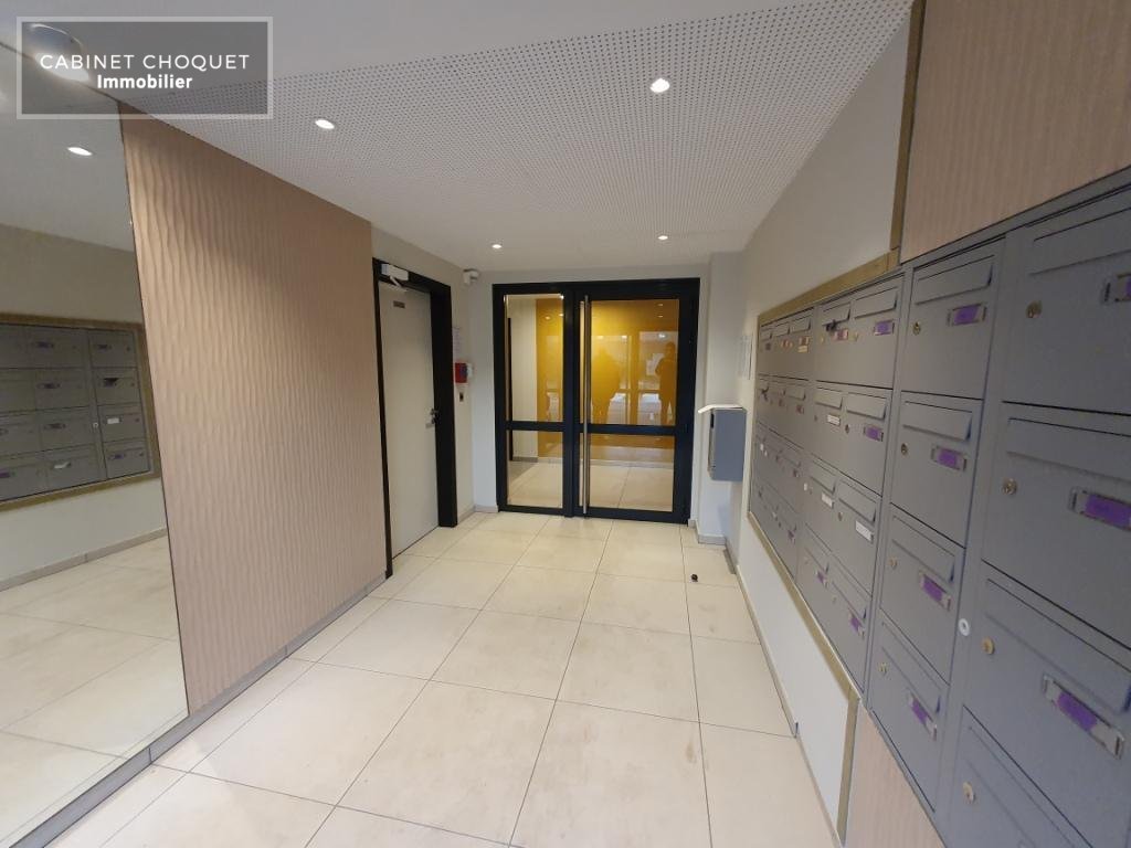 SAINT ANDRE - LIM. LAMBERSART & LA MADELEINE - PROX RUE DE LILLE - AUX PORTE DU VIEUX LILLE - F2 AVEC BALCON & PARKING - Disponible le 13 novembre