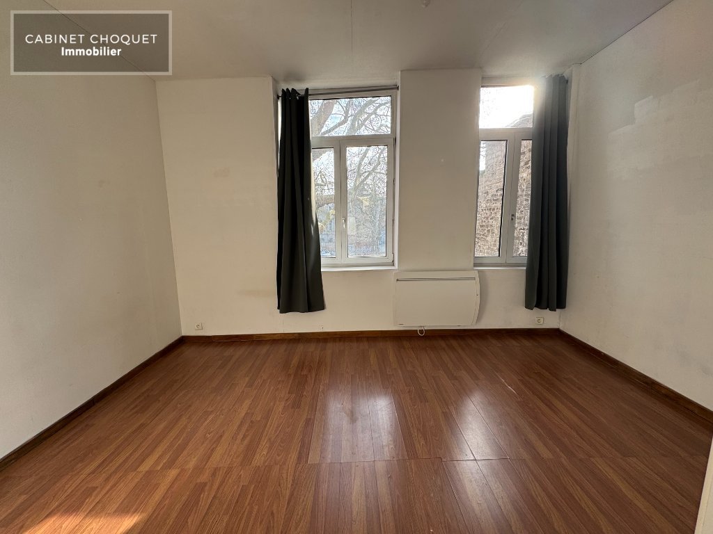 LILLE - COEUR VIEUX LILLE - PROX RUE DE GAND & PLACE LOUISE DE BETTIGNIES - PROX GARES & METROS - F2 LUMINEUX - Loué