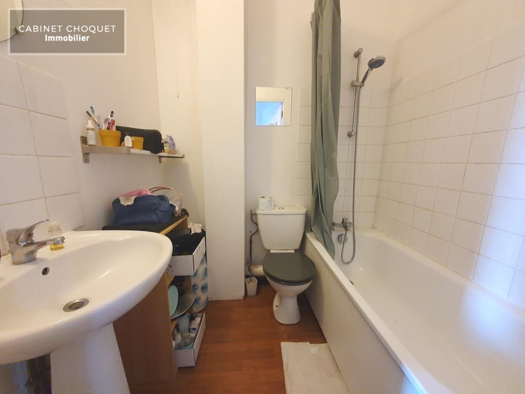 LILLE - COEUR VIEUX LILLE - PROX RUE DE GAND & PLACE LOUISE DE BETTIGNIES - PROX GARES & METROS - F2 LUMINEUX - Loué