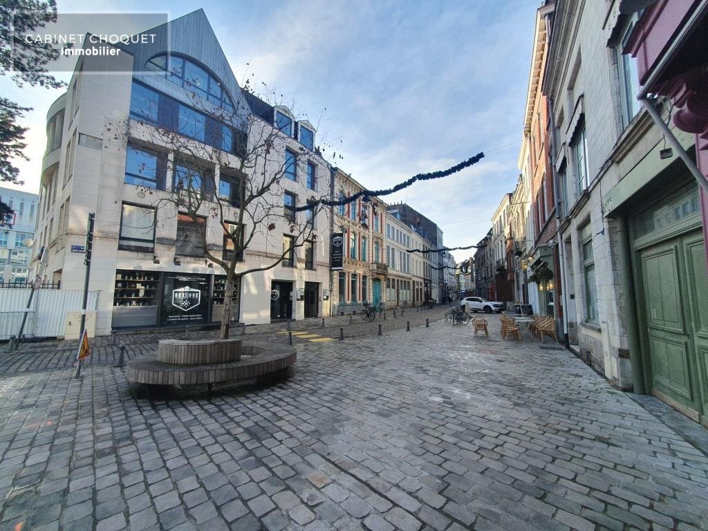 LILLE - COEUR VIEUX LILLE - PROX RUE DE GAND & PLACE LOUISE DE BETTIGNIES - PROX GARES & METROS - F2 LUMINEUX - Loué