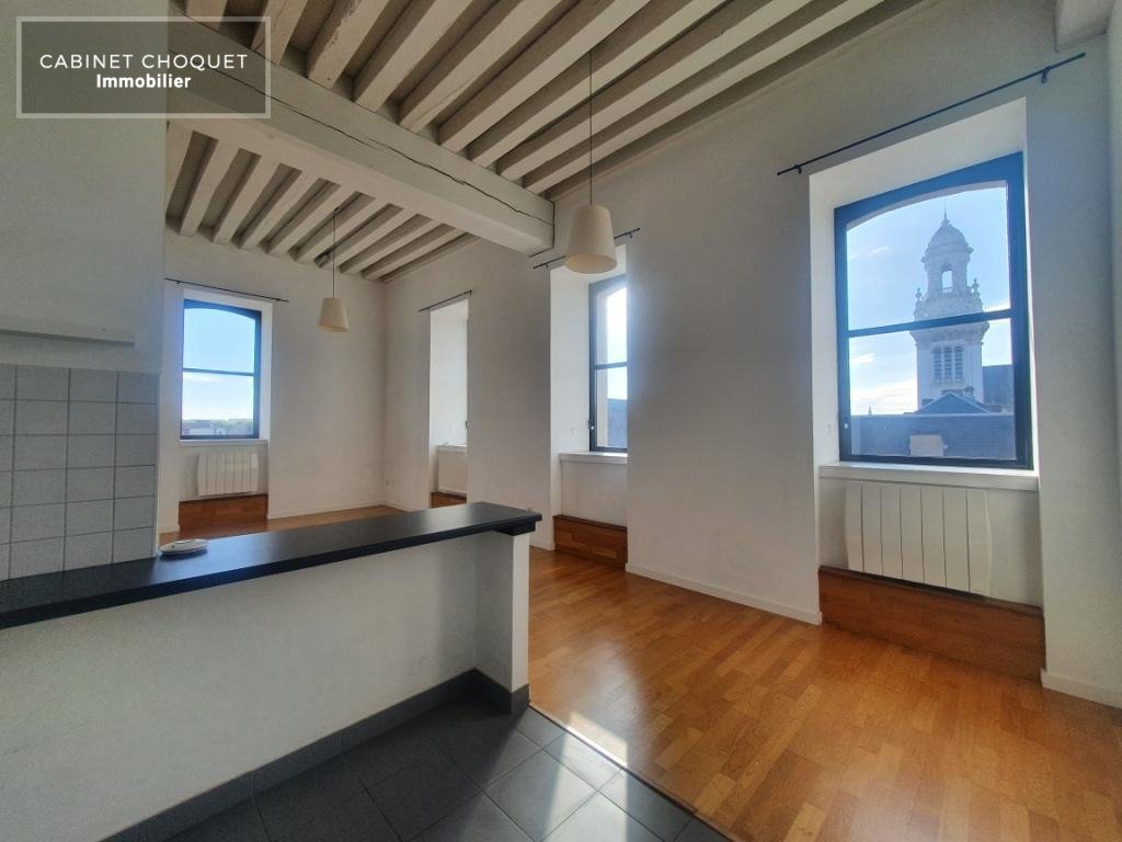 APPARTEMENT T2 A LOUER - VIEUX LILLE - 55.5 m2 - 935 € charges comprises par mois