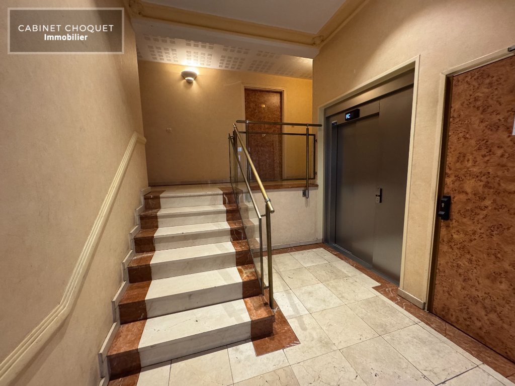 F2 AVEC GARAGE ET CAVE A LOUER - VIEUX-LILLE - 40 m2 - 789�&euro; charges comprises par mois