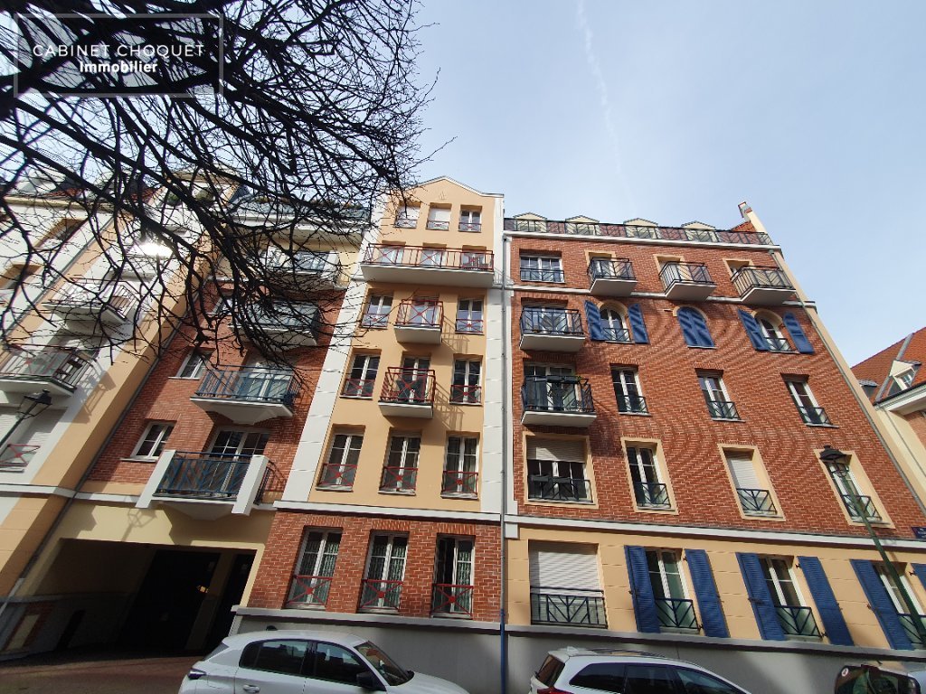 F2 AVEC GARAGE ET CAVE A LOUER - VIEUX-LILLE - 40 m2 - 789�&euro; charges comprises par mois