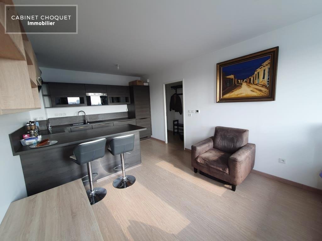 F2 BBC AVEC TERRASSSE & PARKING A VENDRE - LILLE FIVES - 40.5 m2 - 156000€