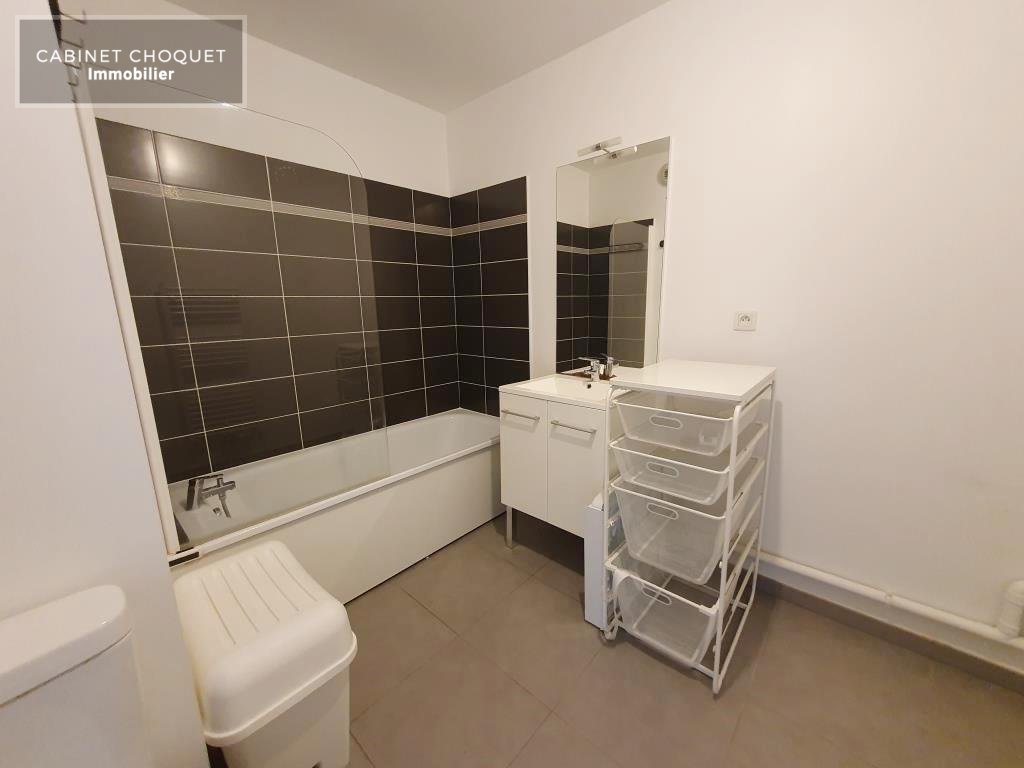 F2 BBC AVEC TERRASSSE & PARKING A VENDRE - LILLE FIVES - 40.5 m2 - 156000€