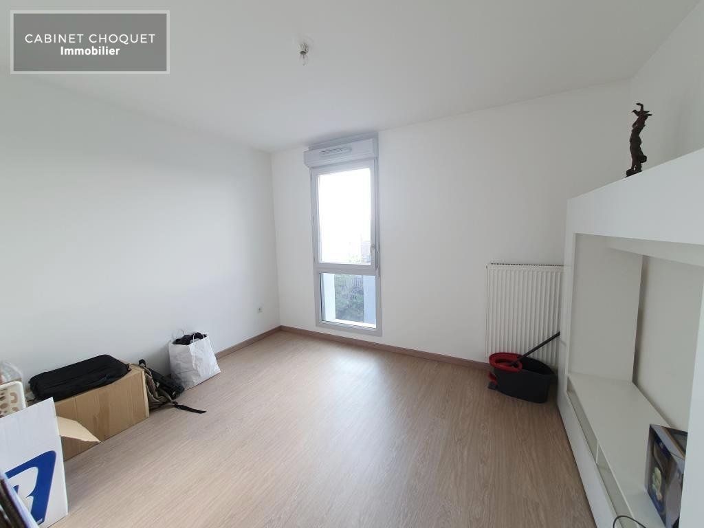 F2 BBC AVEC TERRASSSE & PARKING A VENDRE - LILLE FIVES - 40.5 m2 - 156000€