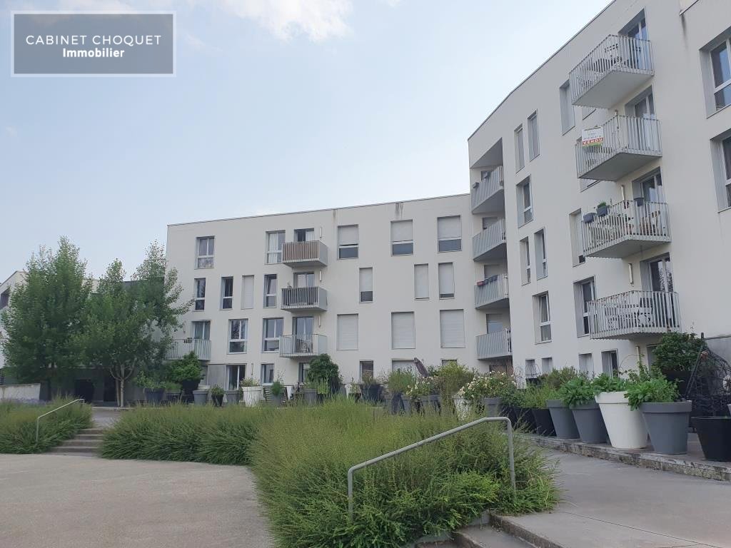 F2 BBC AVEC TERRASSSE & PARKING A VENDRE - LILLE FIVES - 40.5 m2 - 156000€
