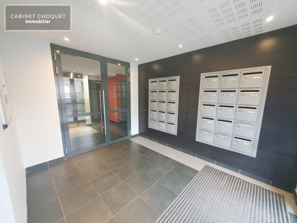 SAINT ANDRE - LIMITE LAMBERSART & LA MADELEINE - QUARTIER SAINTE HELENE - PROX BOIS DE BOULOGNE - F2 AVEC PARKING & TERRASSE