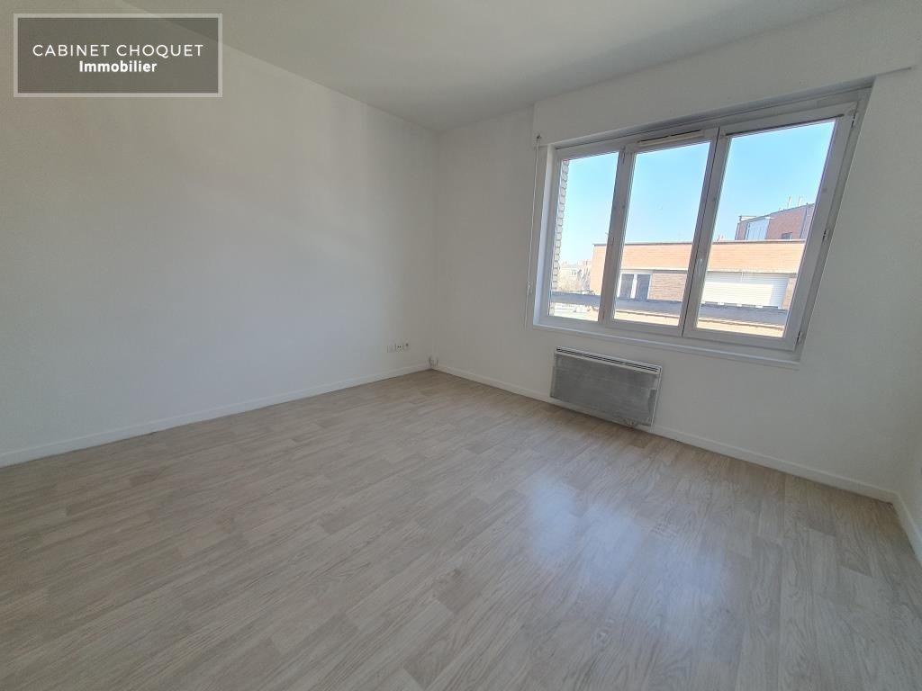 FACHES THUMESNIL - LIMITE LILLE & RONCHIN - PROX PLACE VICTOR HUGO - FACILITES TRANSPORTS : BUS & AUTOROUTES - COMMERCES - F3 AVEC PARKING - Disponible de suite