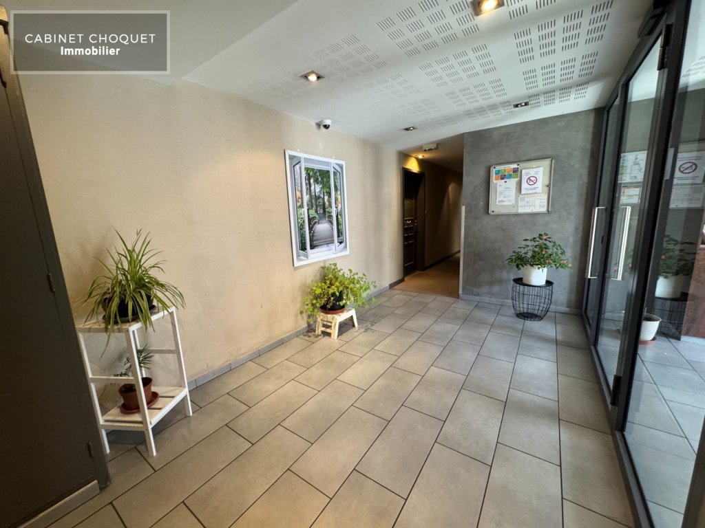 HAUBOURDIN CENTRE - MAIRIE - PROX DEULE & RUE CLARISSE - GRAND F3 BIS AVEC TERRASSE & 2 PARKINGS - Disponible rapidement