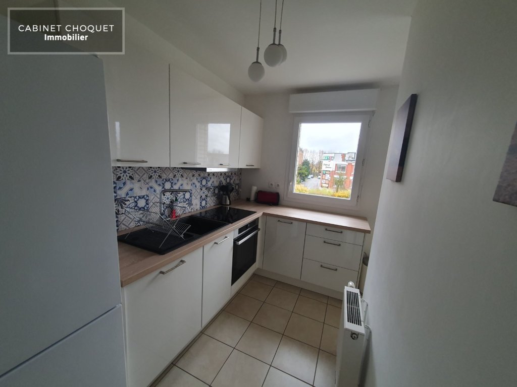F3 MEUBLE AVEC PARKING ET BALCONS A LOUER - LA MADELEINE LIMITE MARCQ EN BAROEUL - 63 m2 - 1 095 &euro; charges comprises par mois