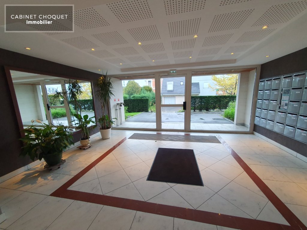 F3 MEUBLE AVEC PARKING ET BALCONS A LOUER - LA MADELEINE LIMITE MARCQ EN BAROEUL - 63 m2 - 1 095 &euro; charges comprises par mois