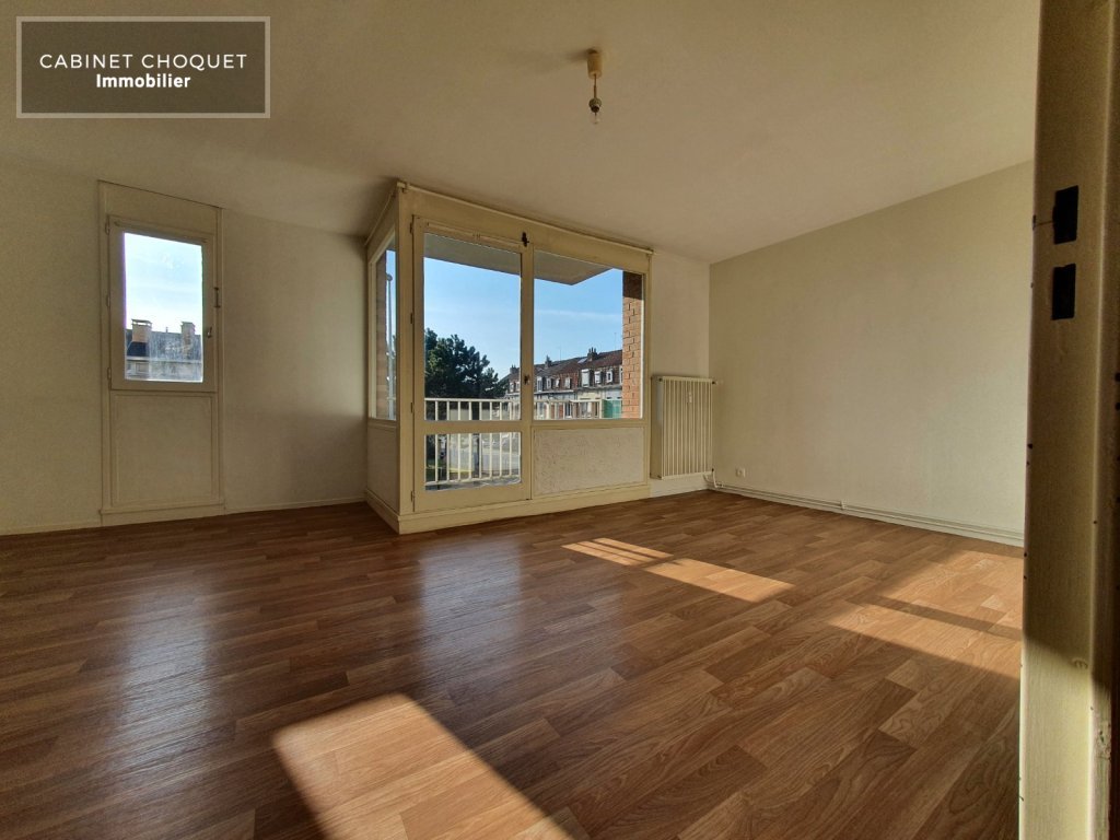 LA MADELEINE - LIMITE VIEUX LILLE  - PROX PLACE DU MARCHE & RUE JEANNE MAILLOTTE - BUS - F3  AVEC BALCON & PARKING - Disponible de suite
