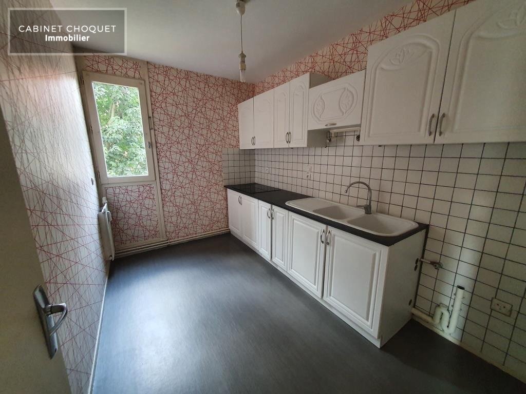 LA MADELEINE - LIMITE VIEUX LILLE  - PROX PLACE DU MARCHE & RUE JEANNE MAILLOTTE - BUS - F3  AVEC BALCON & PARKING - Disponible de suite