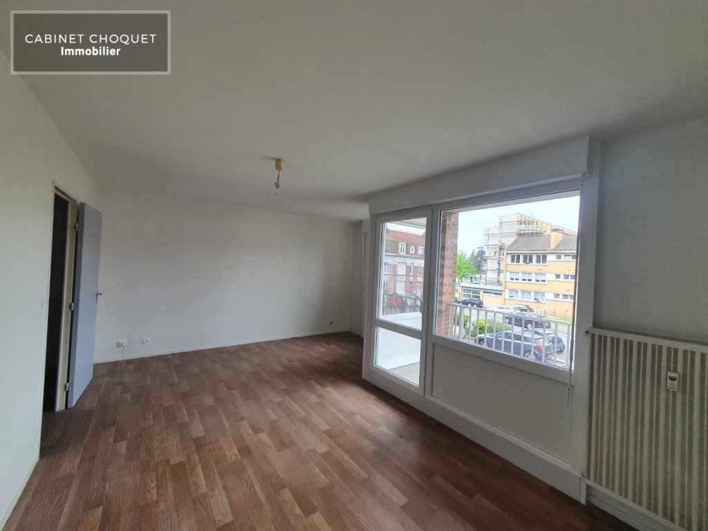 LA MADELEINE - LIMITE VIEUX LILLE  - PROX PLACE DU MARCHE & RUE JEANNE MAILLOTTE - BUS - F3  AVEC BALCON & PARKING - Disponible de suite