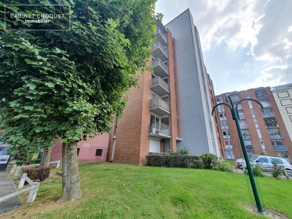 LA MADELEINE - LIMITE VIEUX LILLE  - PROX PLACE DU MARCHE & RUE JEANNE MAILLOTTE - BUS - F3  AVEC BALCON & PARKING - Disponible de suite