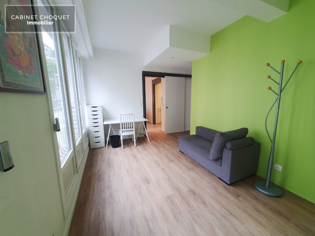 LILLE - PLEIN CENTRE - LIMITE VIEUX LILLE - PROX QUAI DU WAULT & ESPLANADE - METRO RIHOUR - COMMERCES - F2 BIS MEUBLE
