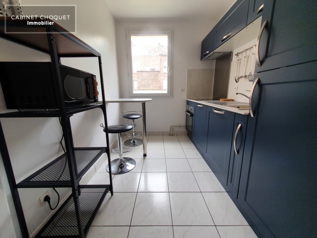 LILLE - ENTRE VAUBAN & GAMBETTA - PROX METRO CORMONTAIGNE - COMMERCES - F3 MEUBLE AVEC GARAGE, BALCON & CAVE - DISPONIBLE LE 29 JANVIER