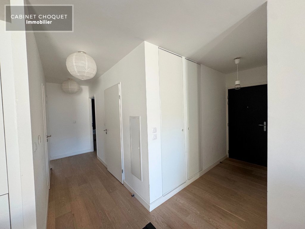 LILLE - CENTRE - ENTRE METROS GAMBETTA ET REPUBLIQUE - PROX. THEATRE SEBASTOPOL - COMMERCES - F3 AVEC PARKING ET BALCON  - Disponible rapidement