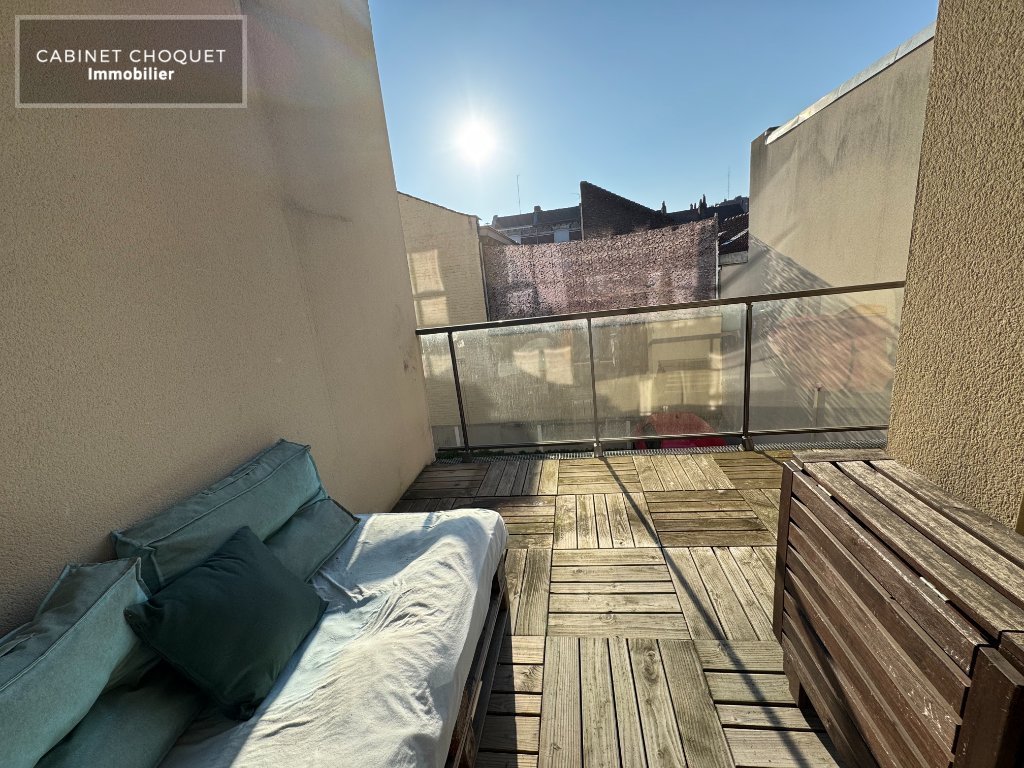 LILLE - CENTRE - ENTRE METROS GAMBETTA ET REPUBLIQUE - PROX. THEATRE SEBASTOPOL - COMMERCES - F3 AVEC PARKING ET BALCON  - Disponible rapidement