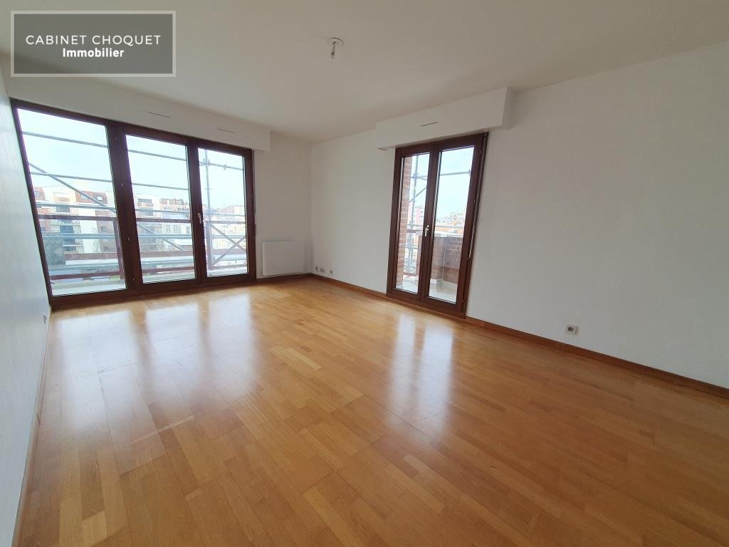LILLE - CENTRE - VAUBAN - RUE DES STATIONS - METRO GAMBETTA - COMMERCES - F3 AVEC BALCON & PARKING - Disponible de suite
