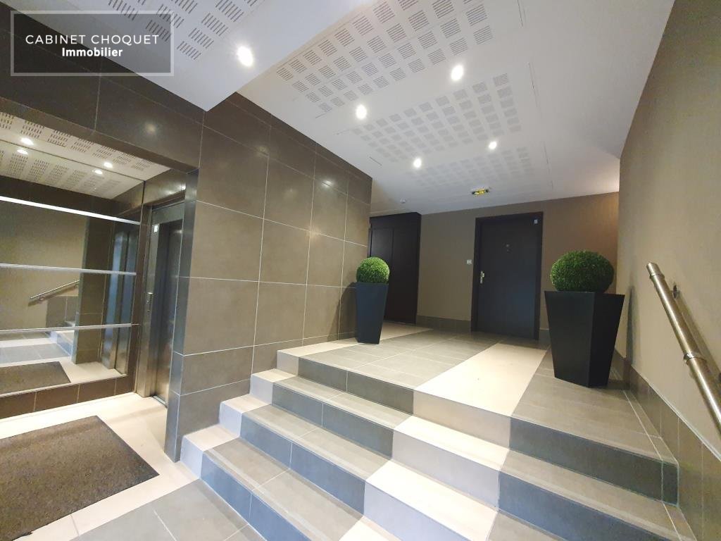 MOUVAUX - PROX BD DE LA MARNE & QUAI DU BLANC SEAU - TRAM - BUS - FACILITES GRANDS AXES - F3 AVEC TERRASSE ET PARKING - Disponible le 29 dcembre