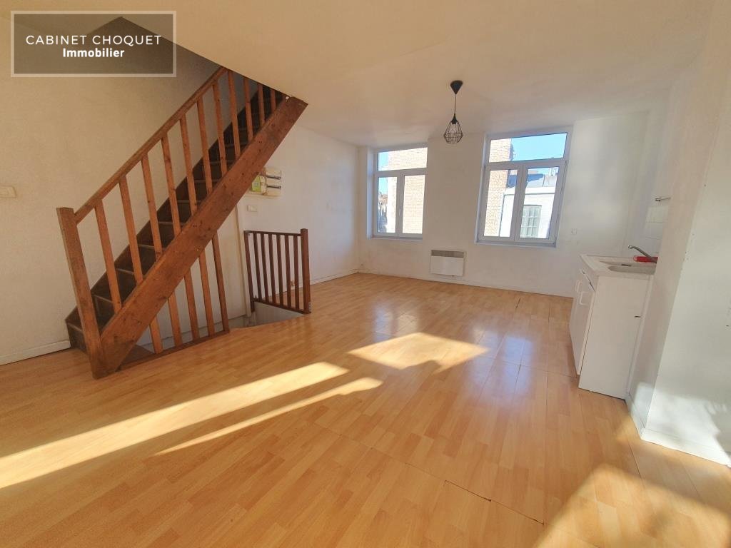 LILLE - VIEUX LILLE - PROX RUE DE GAND & PLACE LOUISE DE BETTIGNIES - PROX GARES & METROS - COMMERCES - F3 DUPLEX - Disponible de suite