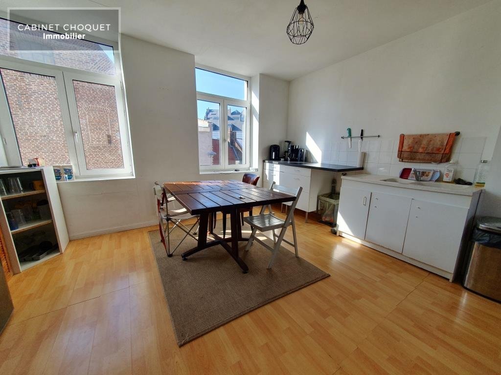LILLE - VIEUX LILLE - PROX RUE DE GAND & PLACE LOUISE DE BETTIGNIES - PROX GARES & METROS - COMMERCES - F3 DUPLEX - Disponible de suite