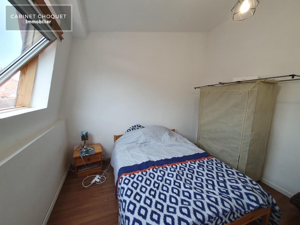 LILLE - VIEUX LILLE - PROX RUE DE GAND & PLACE LOUISE DE BETTIGNIES - PROX GARES & METROS - COMMERCES - F3 DUPLEX - Disponible de suite