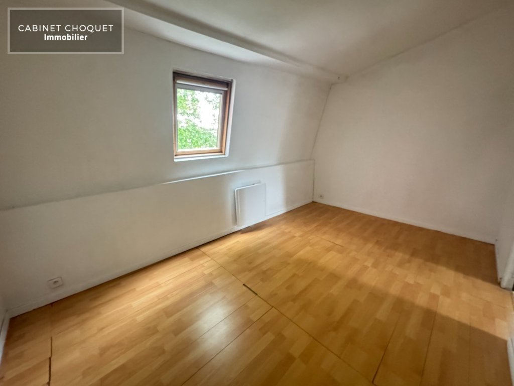 LILLE - VIEUX LILLE - PROX RUE DE GAND & PLACE LOUISE DE BETTIGNIES - PROX GARES & METROS - COMMERCES - F3 DUPLEX - Disponible de suite